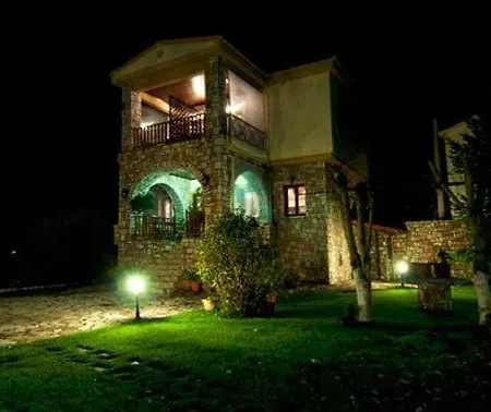 招待所 Akrolimnia Kalívia